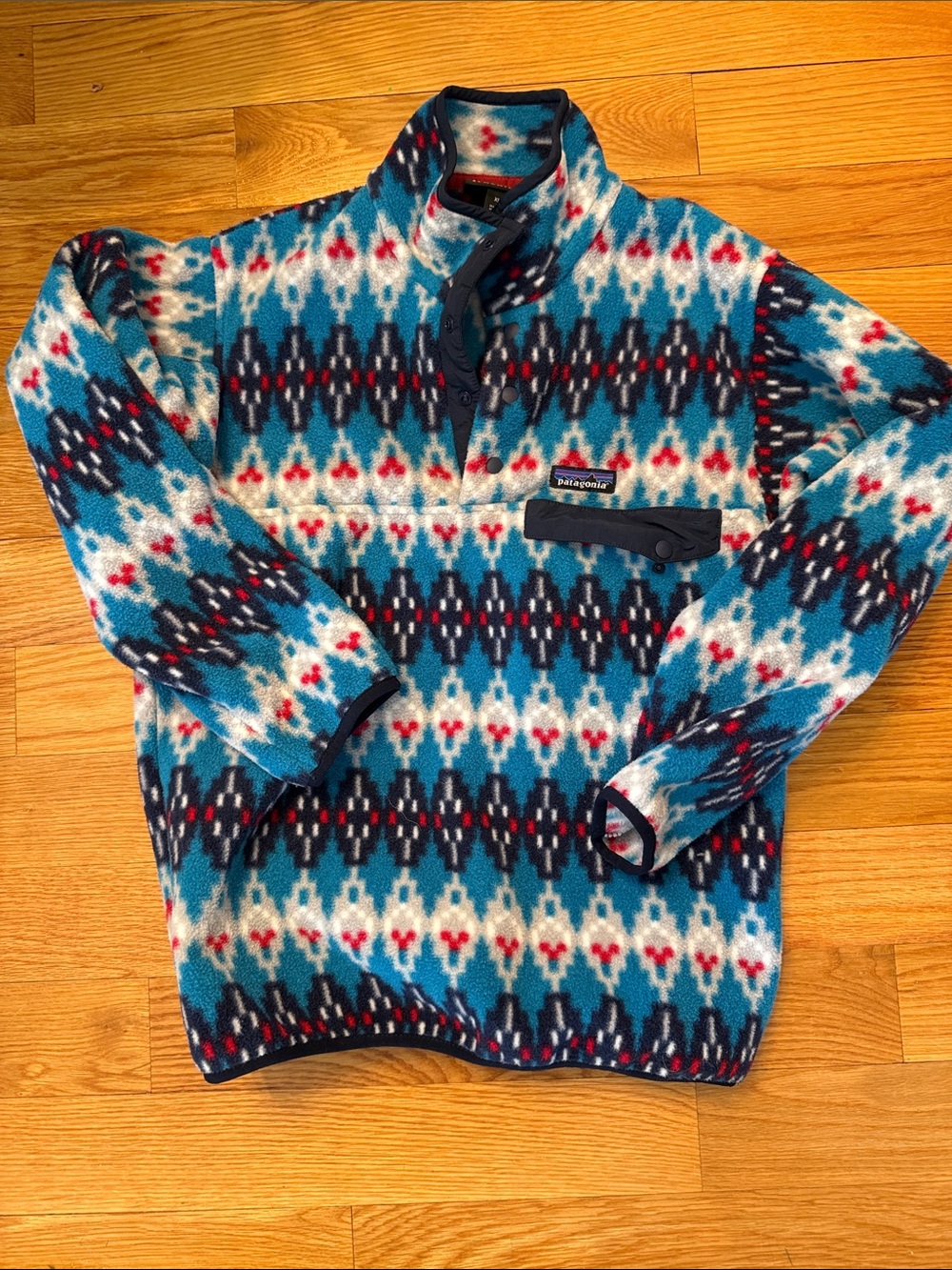 Patagonia Blue, White & Red Patterned Fleece Pullover